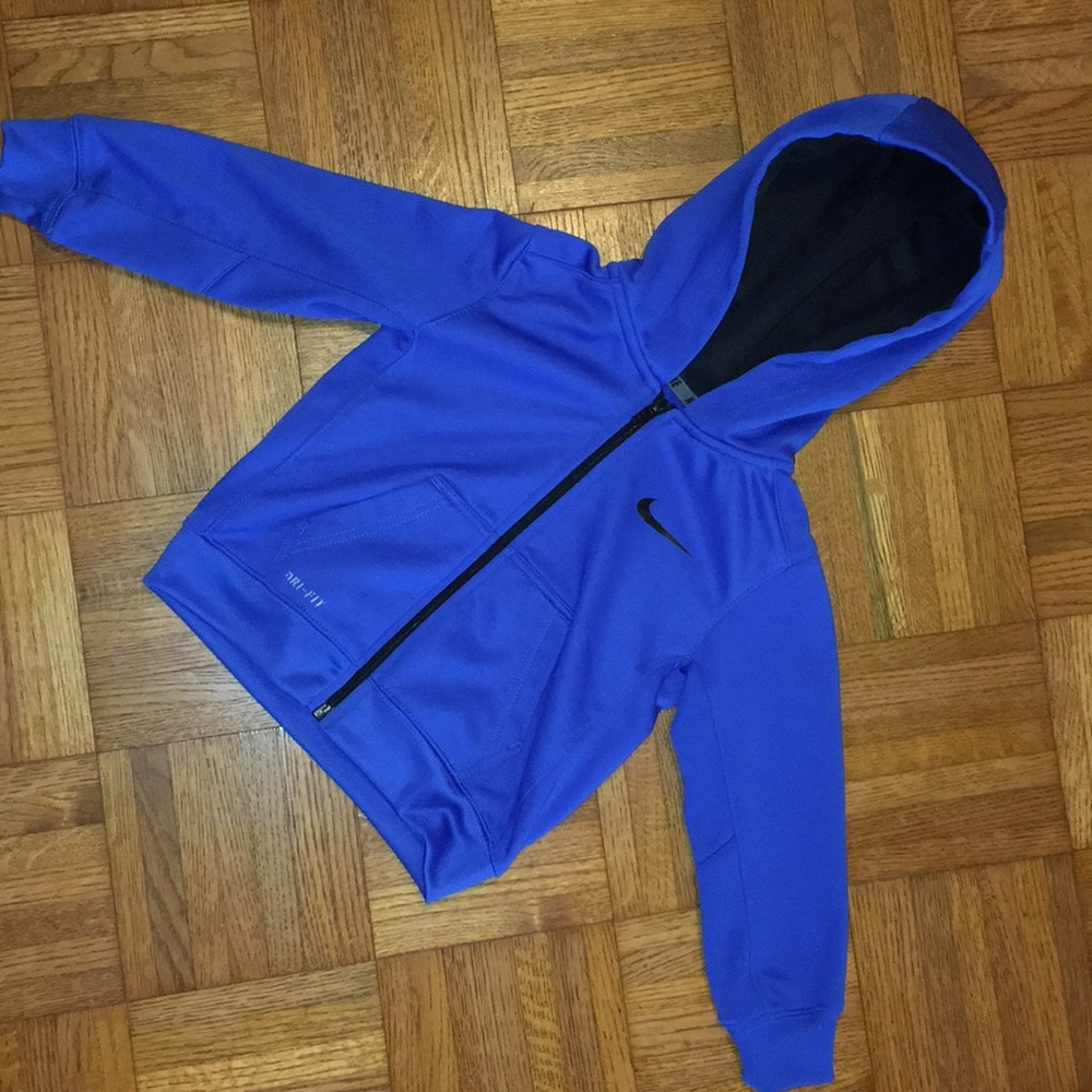 Nike jacket 2T. Smoke free home.